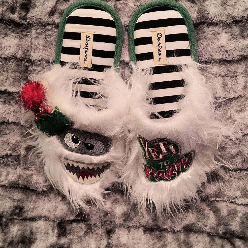 Unisex Christmas Slippers NWOT